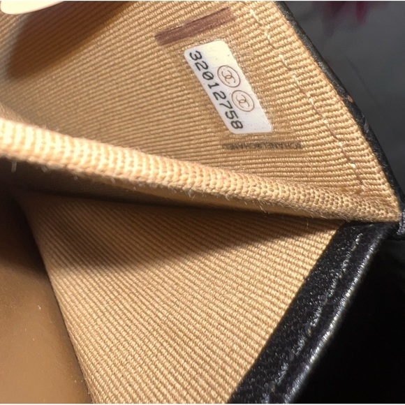 CHANEL Lambskin Quilted Pearl Crush Card Holder With Chain Black - Picture 6 of 11